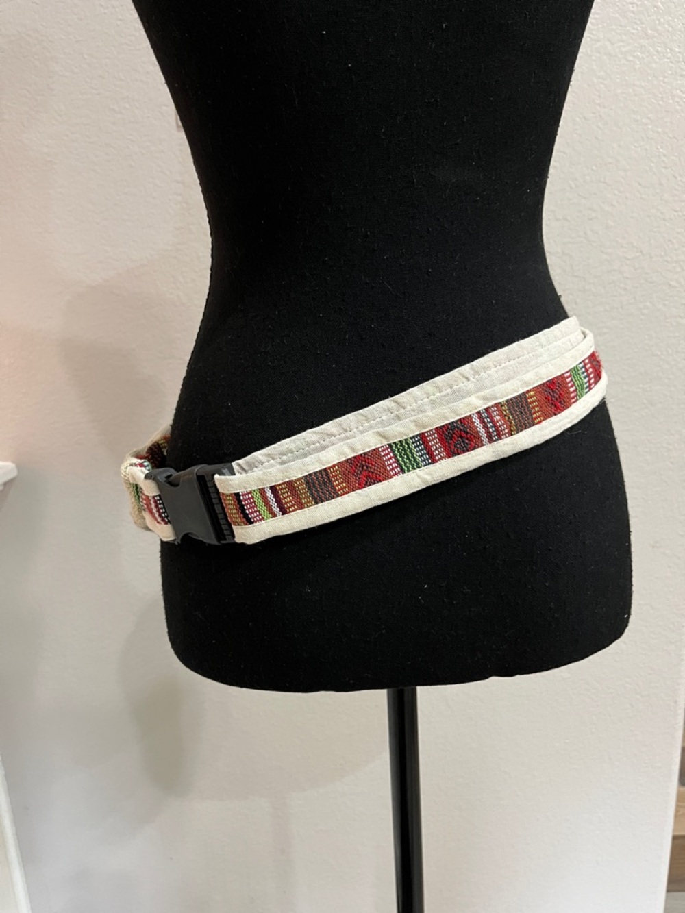 Beautiful Neutral Woven Belt Bag with Red Accent Stripe Fanny Pack Bohemian Chic - Picture 5 of 10